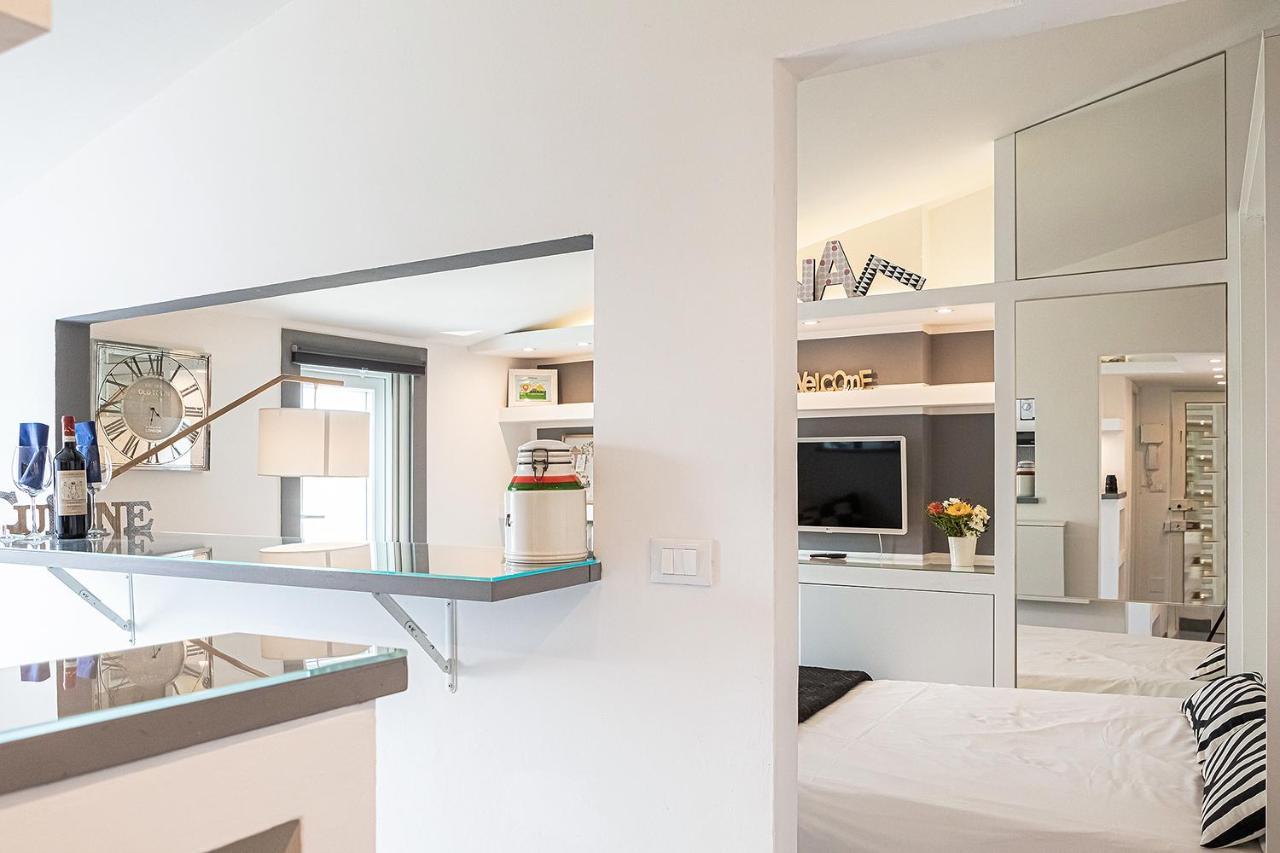 Apartment Attichino Loft In Near Station